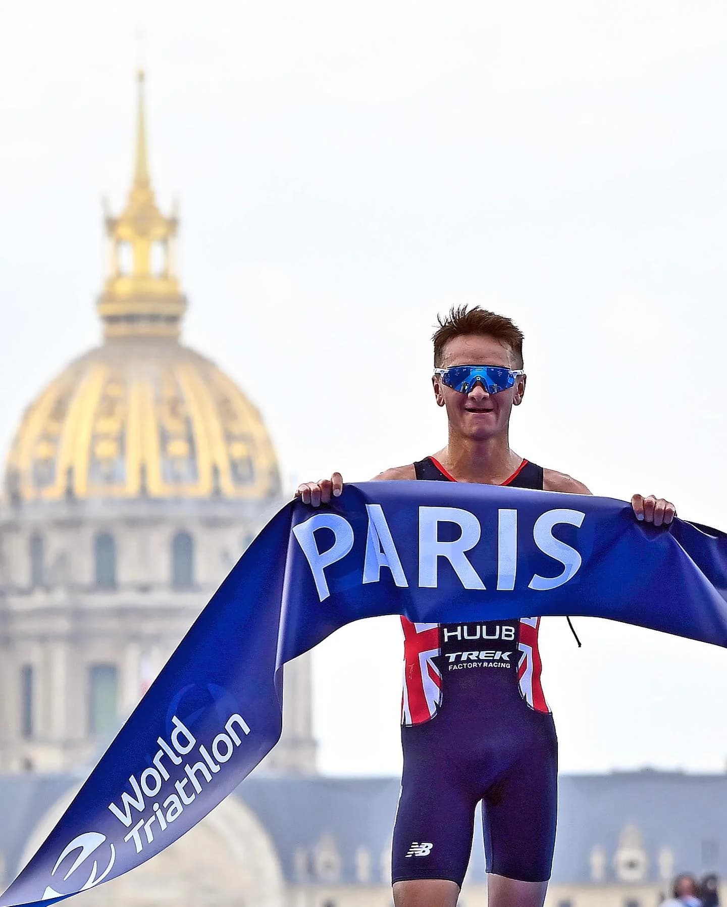 World Triathlon Athlete — Victory Banner Hero Shot