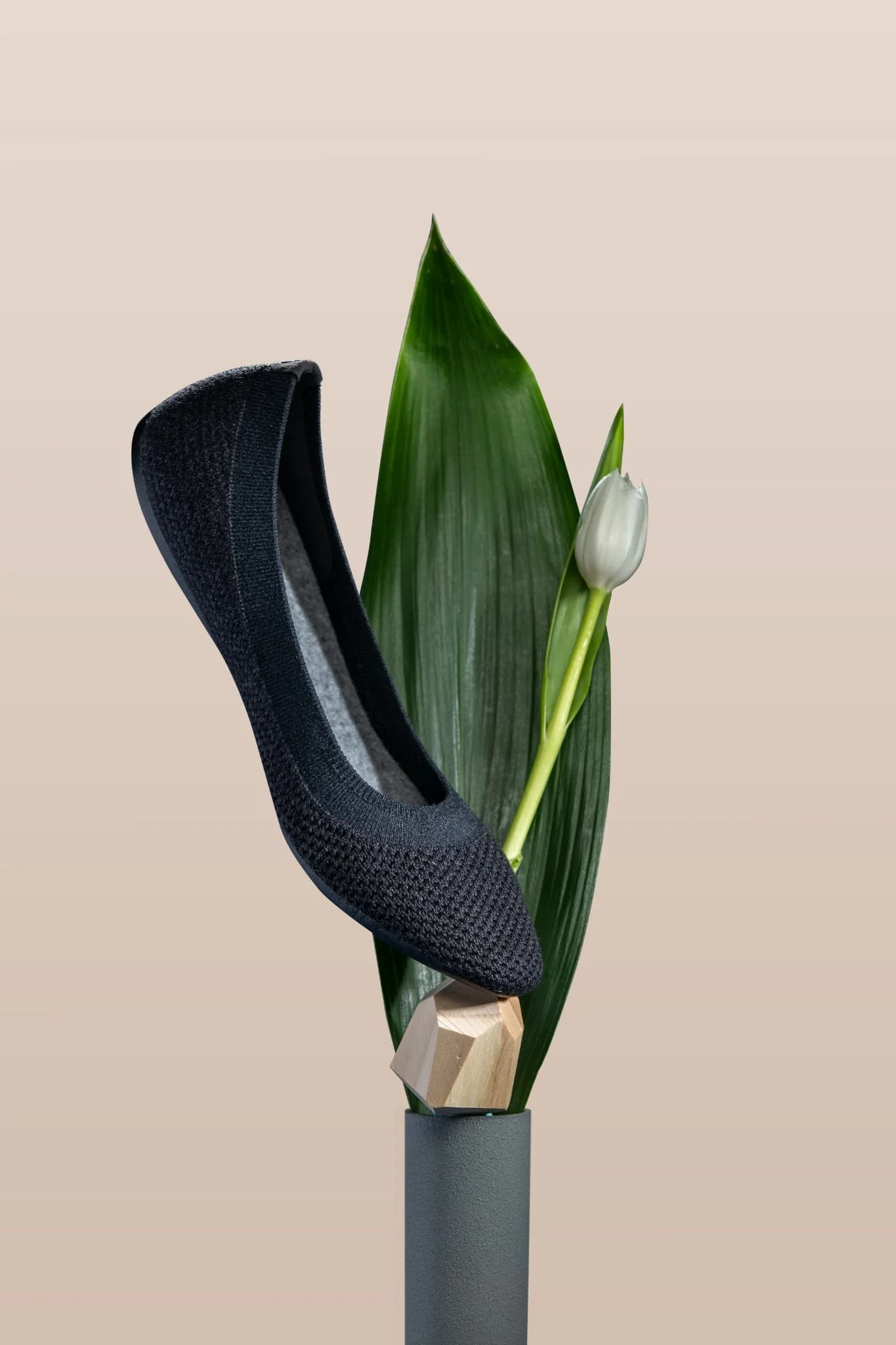 Black Knitted Flat — Organic Product Display