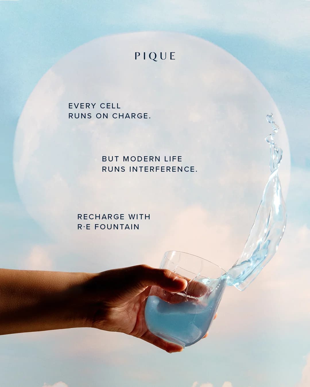 Pique R·E Fountain — Serene Dynamic Shot